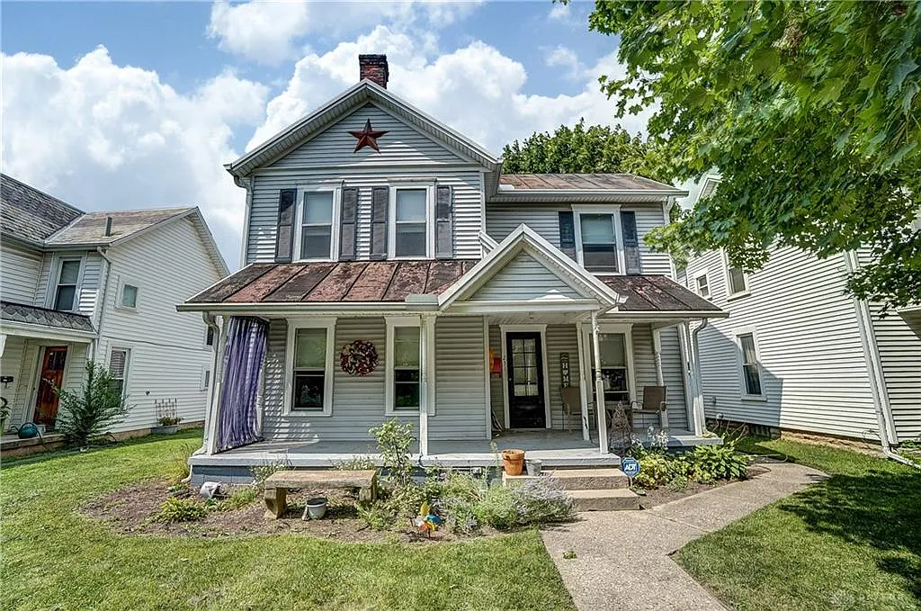 231 E Main St photo 1