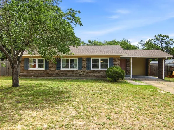 60 Oak Ln, Shalimar, FL 32579
