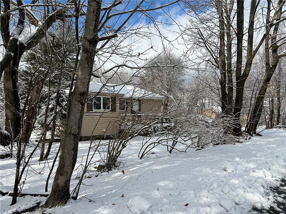 2nd image of 7 Bayberry Rd