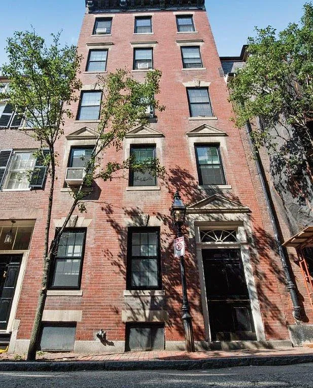85 Myrtle St — Photo 1