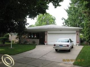 22611 Maple Ct, Hazel Park, MI 48030