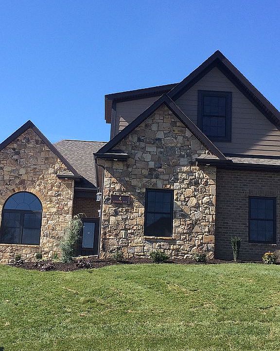 1st image of 4 Windlesham Ct
