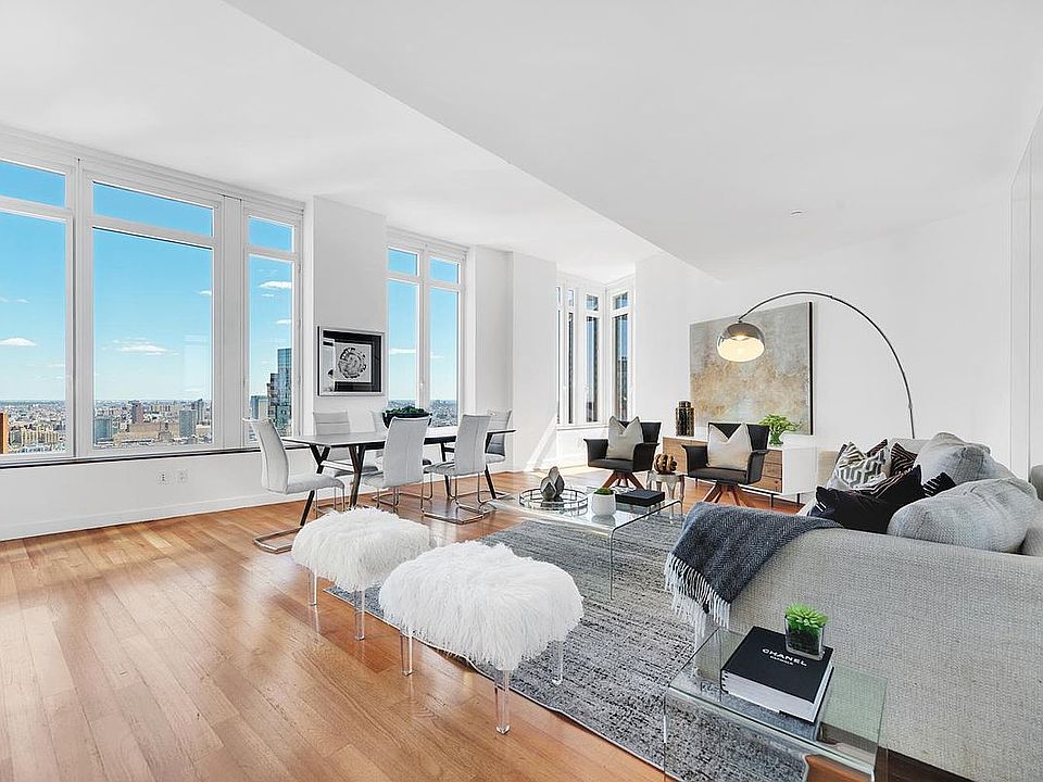 1st image of 15 William St #Penthouse 2