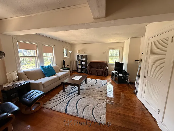 98 Mount Auburn St — Photo 4