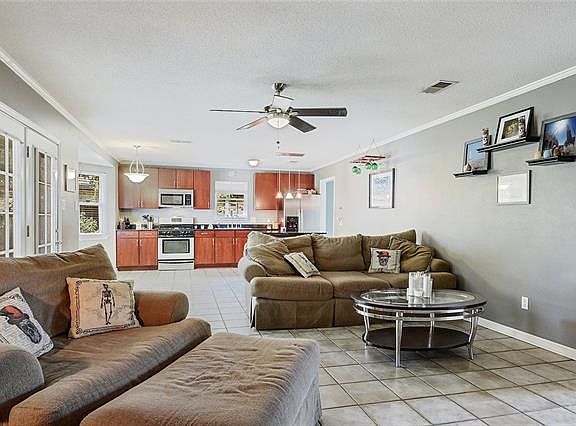 5th image of 1410 Fernwood Dr