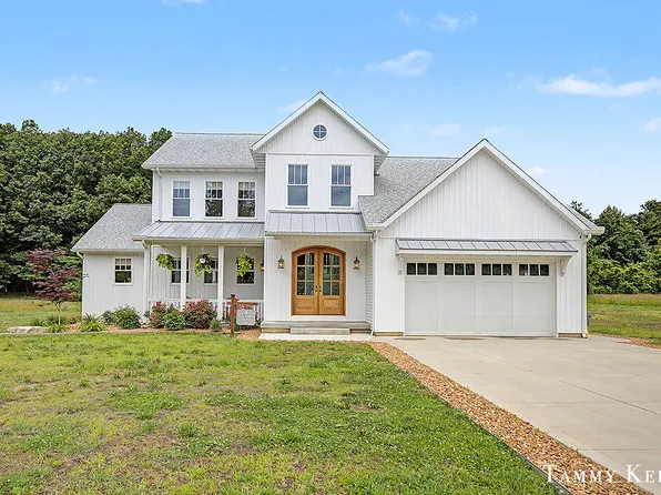 7067 118th Ave, Fennville, MI 49408