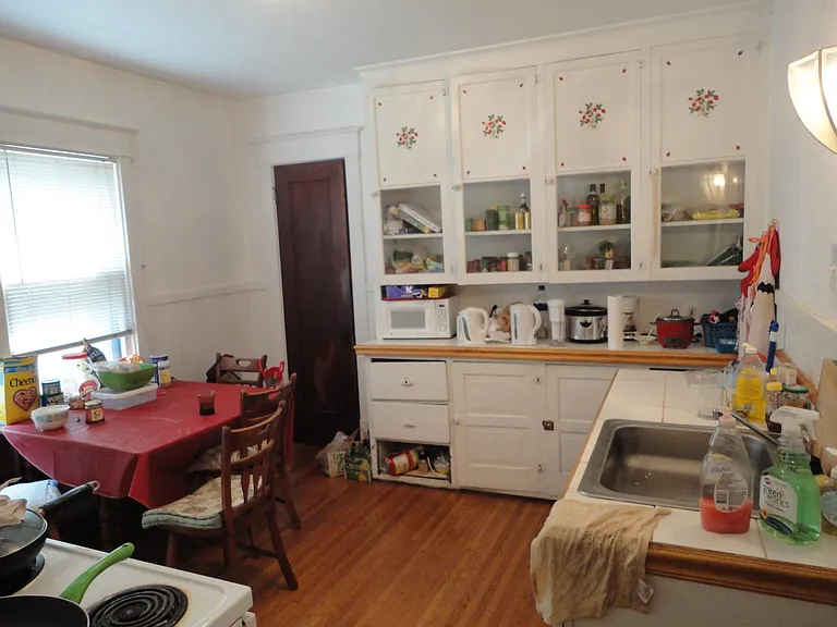 185 Kenmore Ave #1F — Photo 4
