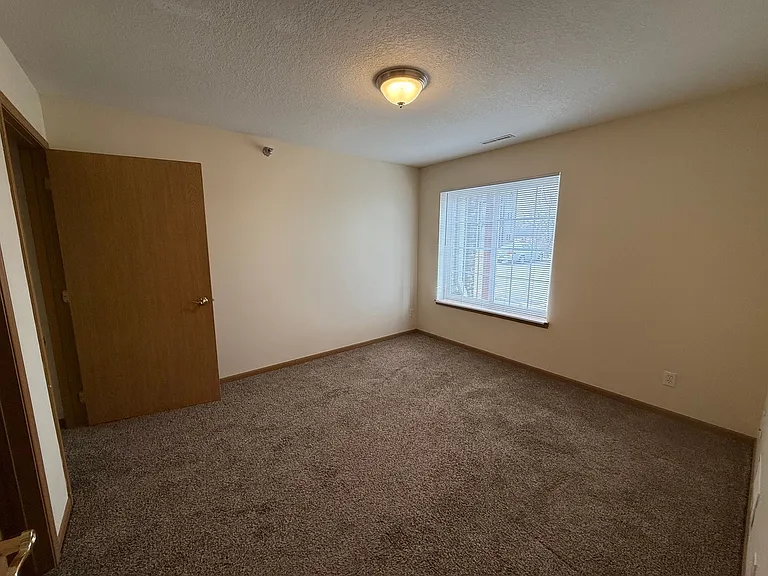 219 Crystal St — Photo 51