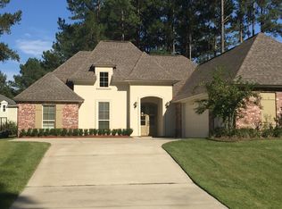 65 Fairway Dr, Natchez, MS 39120