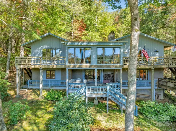 636 Cherokee Trce, Lake Toxaway, NC 28747