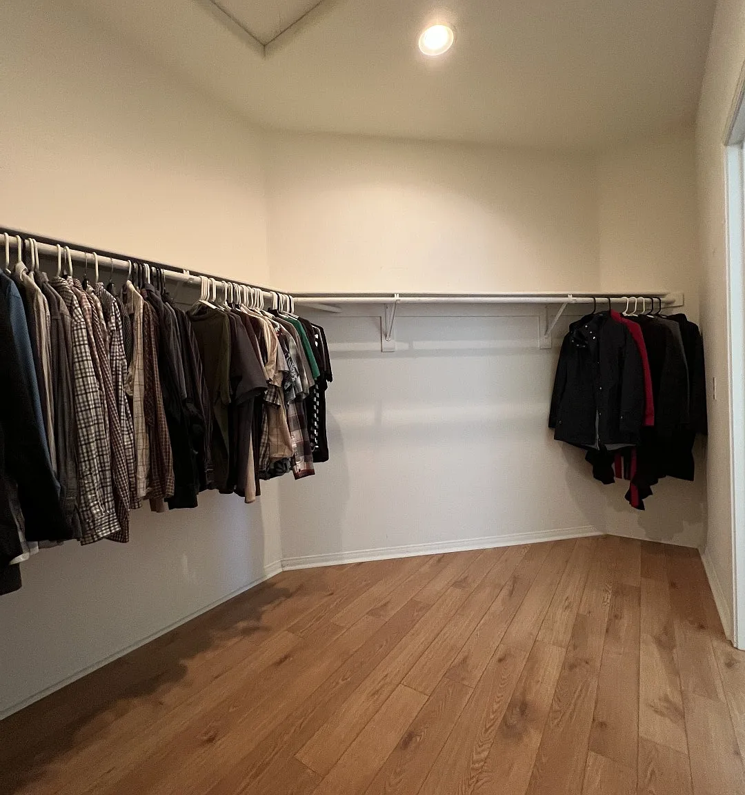 2427 Kellogg Ct — Photo 2