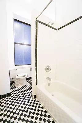 Rented by City Connections Realty | media 19