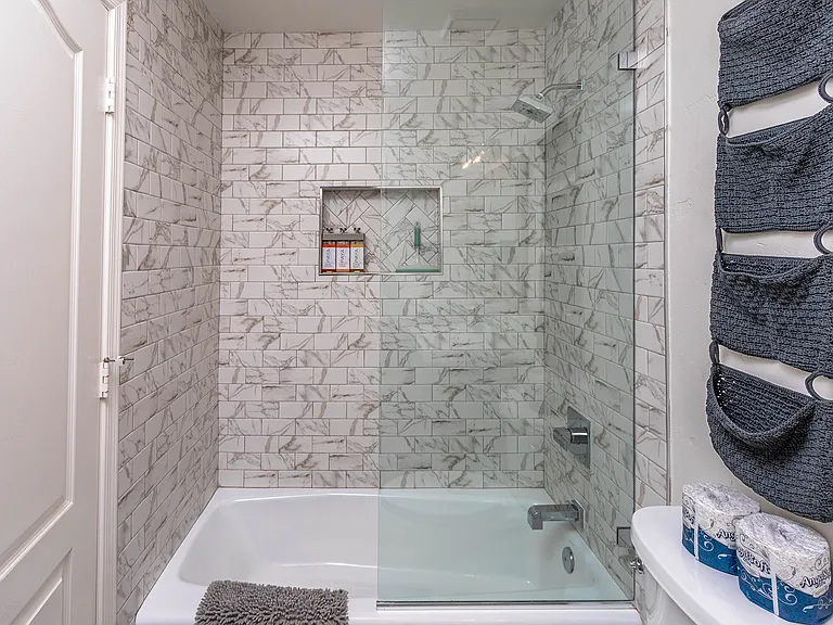 3420 Sheik Dr — Photo 32