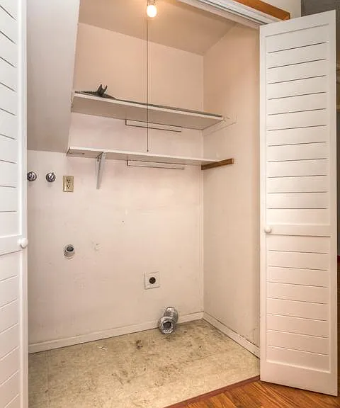 Laundry closet
