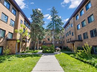 7351 N Ridge Blvd APT 1A, Chicago, IL 60645