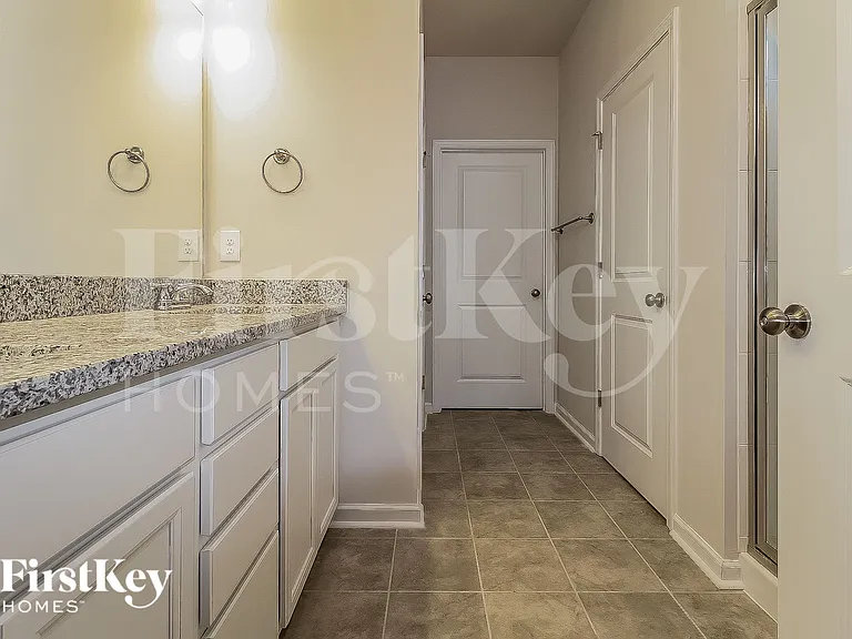 310 Ashborne Ln — Photo 8