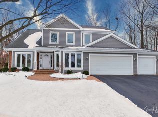 828 Interlaken Dr, Lake Zurich, IL