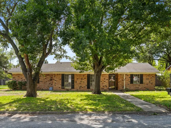 2729 Tanglewood Dr, Commerce, TX 75428