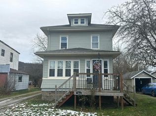 364 E Main St, Gnadenhutten, OH 44629