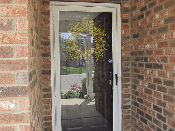 3rd image of 518 Village Green Cir