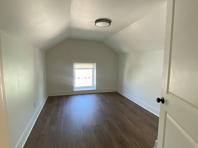 27 W Ferdinand St — Photo 32