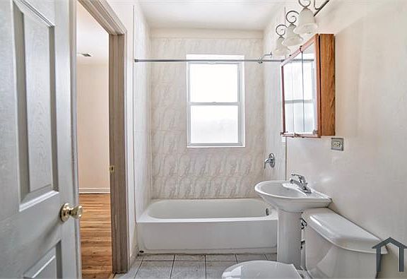 2nd image of 4026 W Division St #303