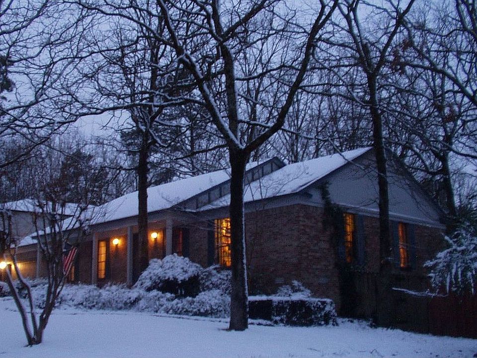 4 Regal Ct.