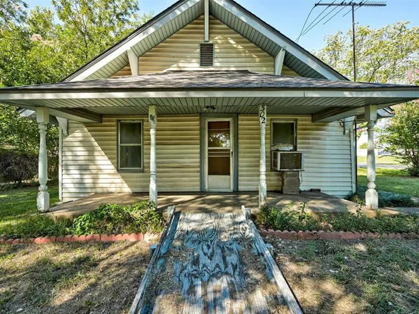 302 S 4th St, Noble, OK 73068