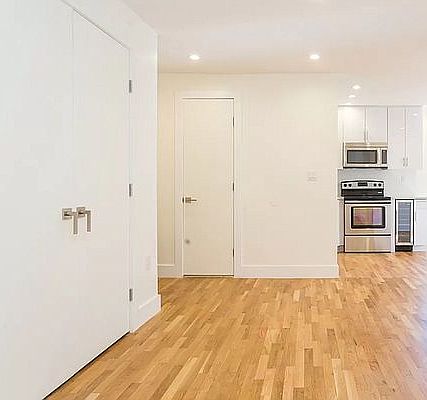3rd image of 312 E 30th St APT 10E