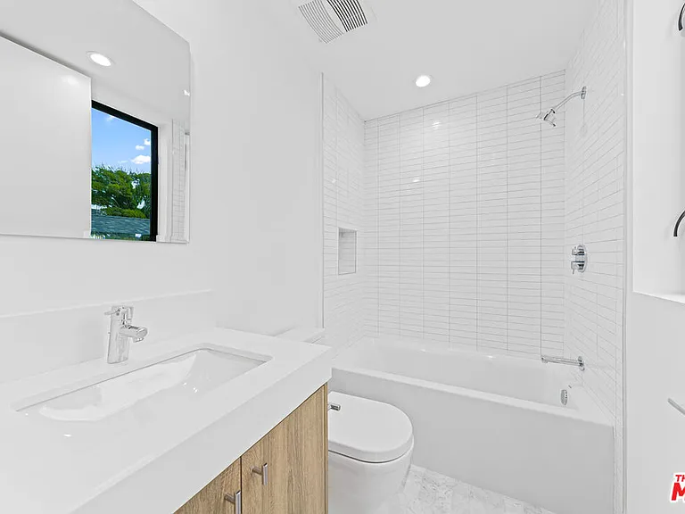 13206 Dewey St — Photo 17