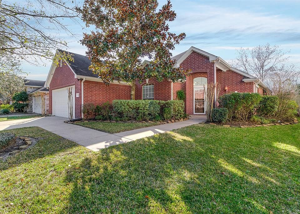 1st image of 319 Thorpe Springs Dr