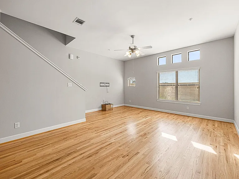 7650 Springhill St #601 — Photo 5