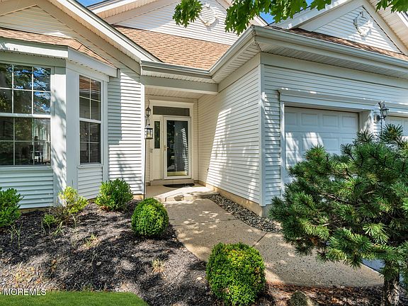 3rd image of 2593 Collier Road