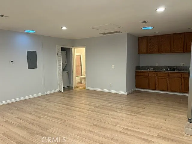 10834 Encino Ave — Photo 6