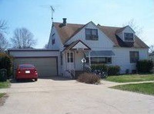 1912 Olive St, Cedar Falls, IA 50613