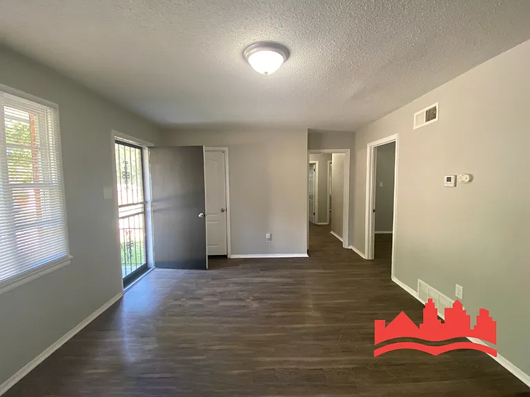 2189 Pueblo Ave — Photo 2