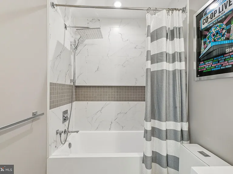 527 Brown St — Photo 19