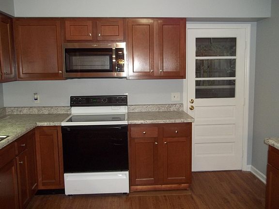 5th image of 1345 Knapp Ave
