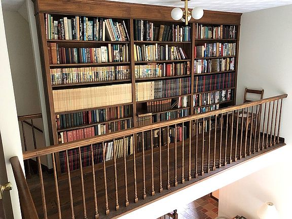 library houses 100s of books