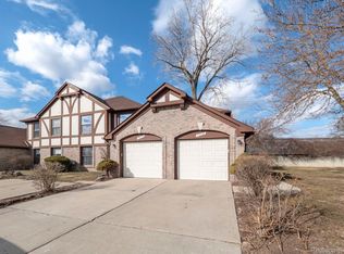 19360 W Eleven Mile Rd, Southfield, MI 48076