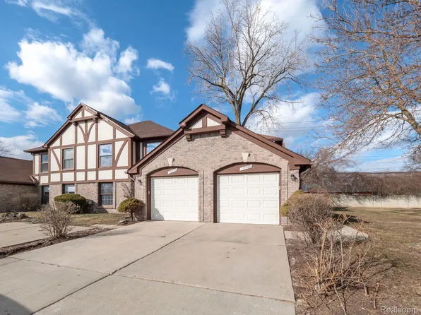 19360 W Eleven Mile Rd, Southfield, MI 48076