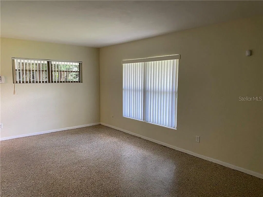3 bed, 1.5 bath, 1090 sqft, $1,695 — Photo 4