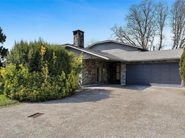 4188 Kincaid St, Saanich, BC V8X 4N8