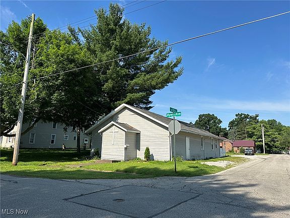 5th image of 1030 Myers Ave