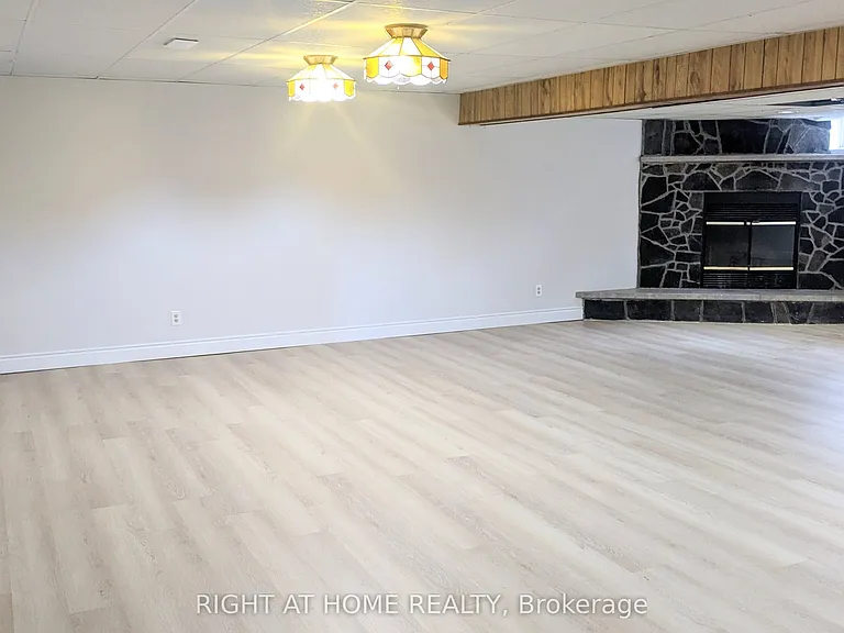 1258 Stacey Rd — Photo 13