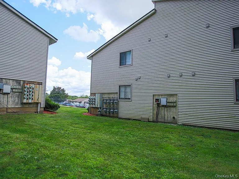 226 Concord Ln — Photo 4