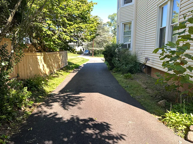336 Cedar Ave #B — Photo 12