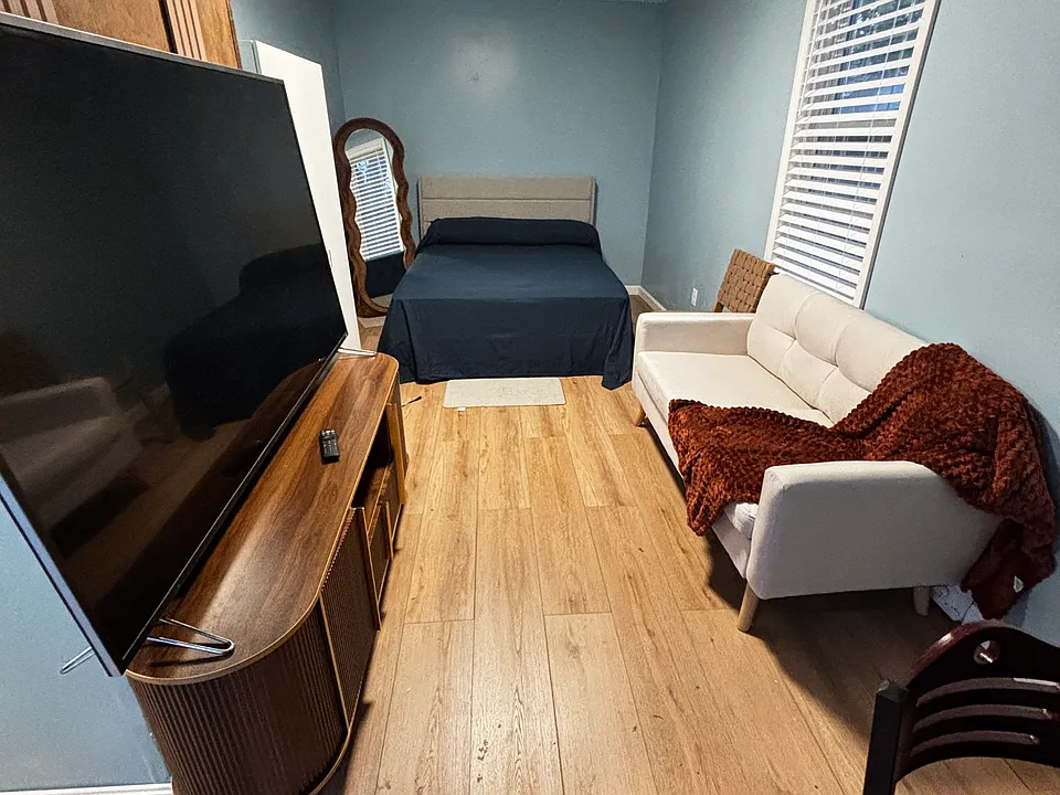 806 Warren Ave #1A