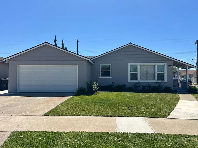 1104 E Oakmont Ave — Photo 1