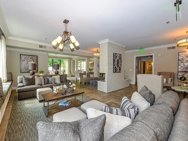 The Residences at Chastain Apartments — Photo 13